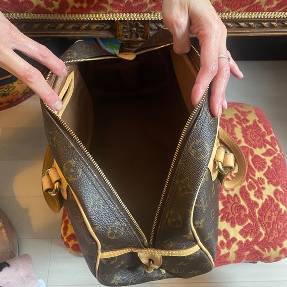 Louis Vuitton Monogram Montorgueil PM - Picture 8 of 16
